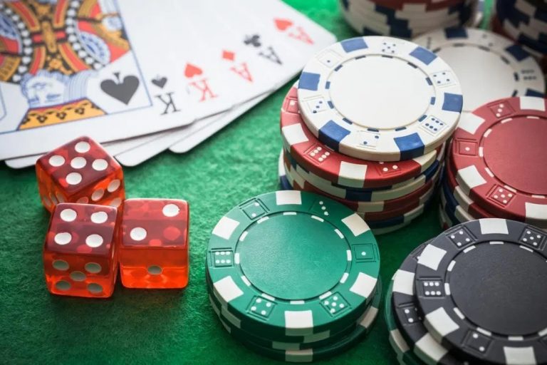 What is the difference between volatility in slot games?