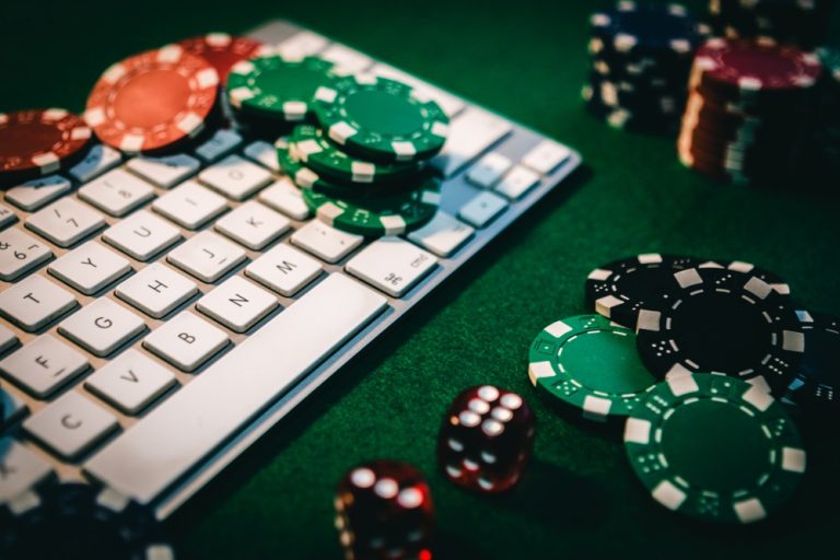 Important facts that you should know about the online poker game