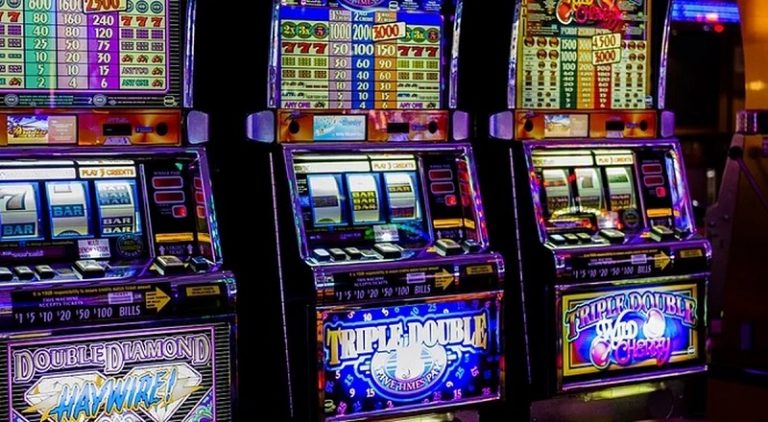 Learning How to Play Slots in Online Casinos